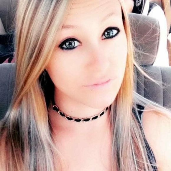 Meet your Posher, Kelsey - Picture 1 of 1